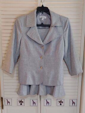 Danillo Light Gray Women's Peplum Suit Jacket